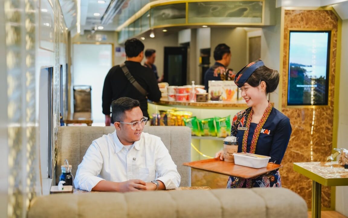 KAI Services Hadirkan Menu Spesial Loko Café di Kuliner Kereta Saat Angleb 2026