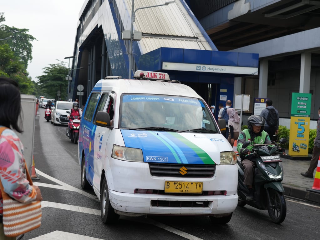Mobilitas Wisata Makin Beragam, LRT Jabodebek Hadirkan Konektivitas melalui Integrasi Antarmoda Mobilitas Wisata Makin Beragam, LRT Jabodebek Hadirkan Konektivitas melalui Integrasi Antarmoda