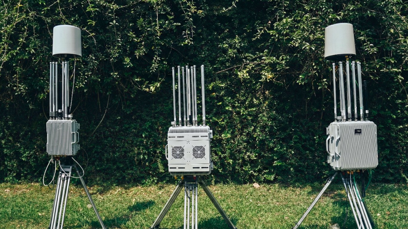 Cara Kerja Sistem Anti Drone: Deteksi, Jamming, dan Spoofing dari LZ Tech Cara Kerja Sistem Anti Drone: Deteksi, Jamming, dan Spoofing dari LZ Tech