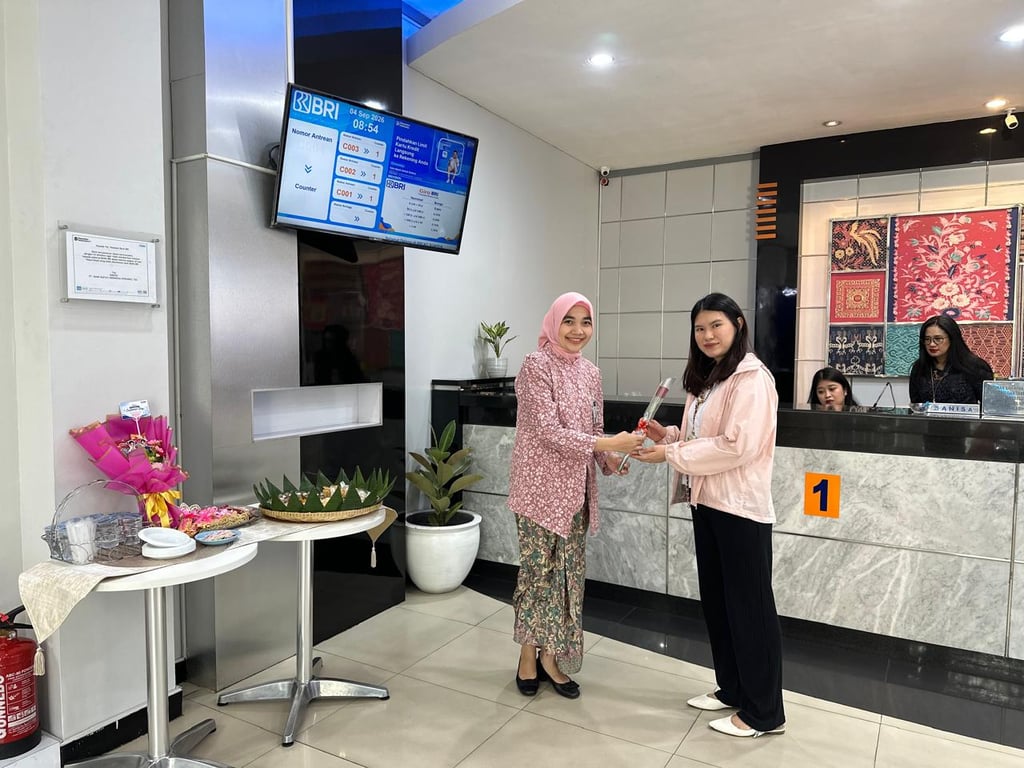Hangat dan Berbudaya, BRI BO Sunter Sambut Nasabah di Hari Pelanggan Nasional Hangat dan Berbudaya, BRI BO Sunter Sambut Nasabah di Hari Pelanggan Nasional
