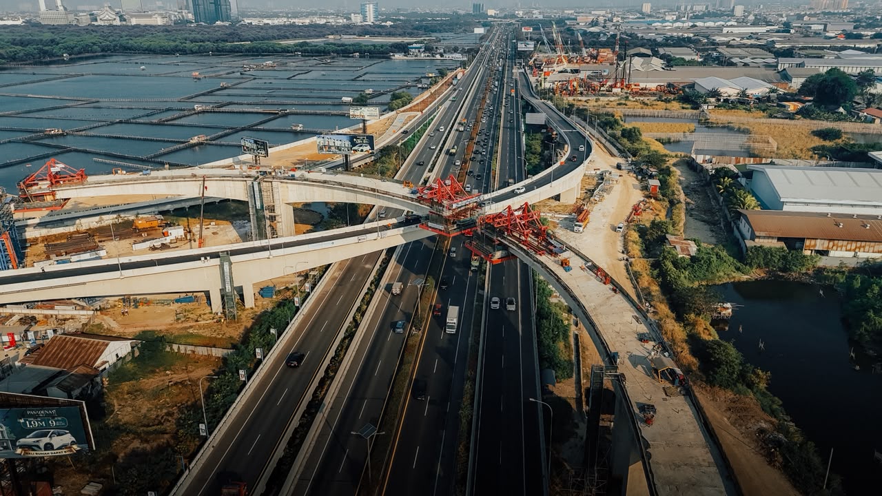 PTPP Progreskan Pembangunan Tol Kataraja Seksi 1 hingga 94,9%, Uji  Pembebanan Jembatan Ramp 1 Tuntas