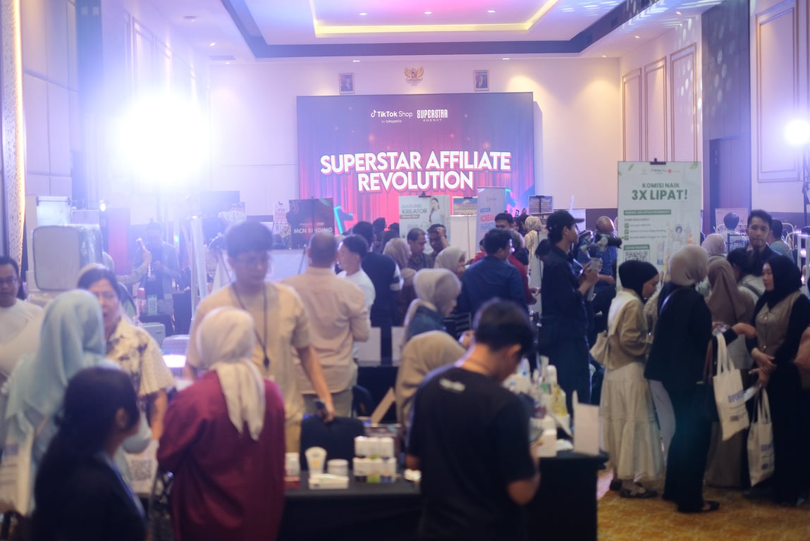 Superstar Agency Hadirkan 700+ Kreator dan 50+ Brand dalam Superstar Affiliate Revolution di Surabaya Superstar Agency Hadirkan 700+ Kreator dan 50+ Brand dalam Superstar Affiliate Revolution di Surabaya