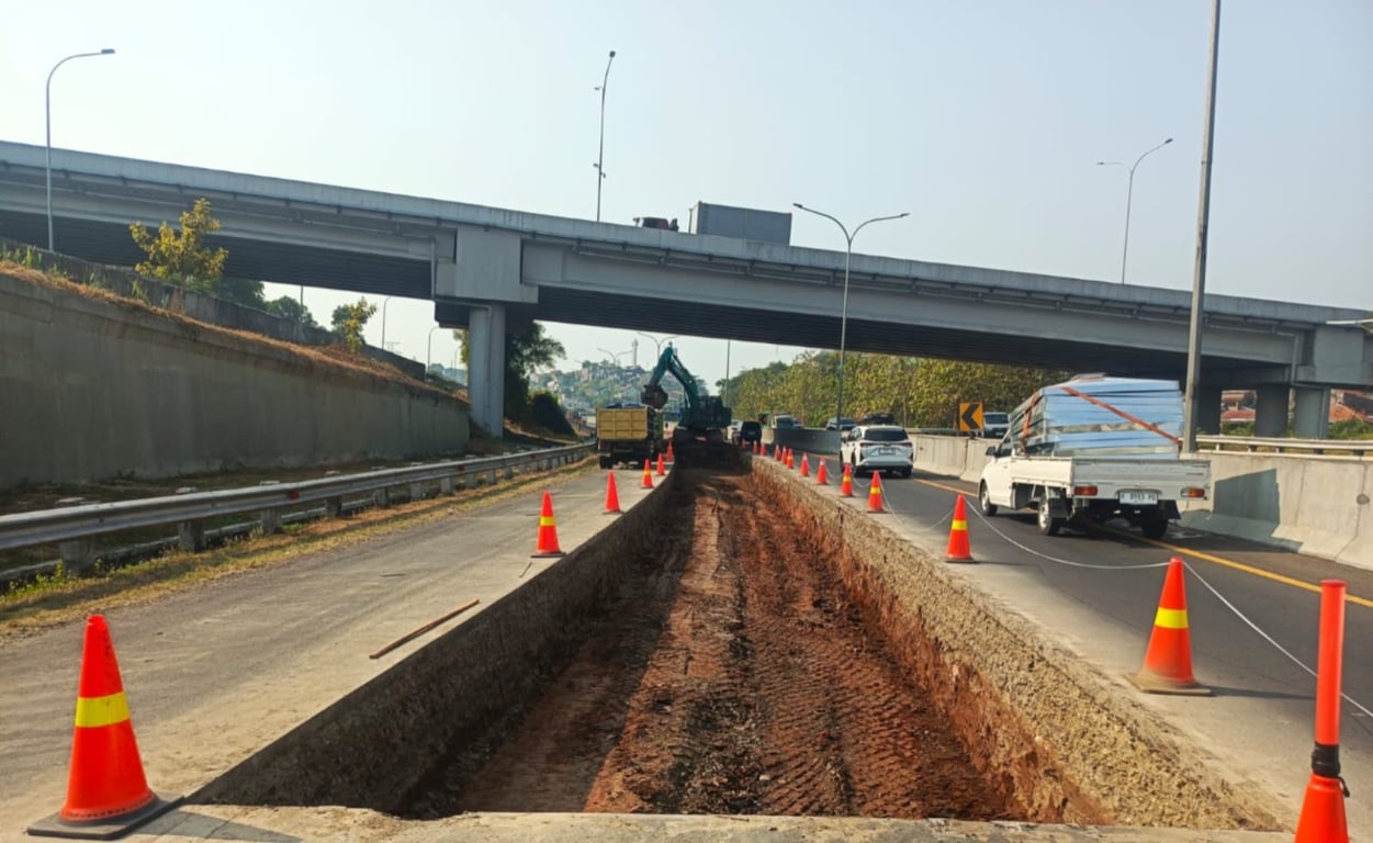 DUKUNG KELANCARAN DAN KENYAMANAN PENGGUNA JALAN, PT JASAMARGA TOLLROAD MAINTENANCE LAKUKAN REKONSTRUKSI PERKERASAN DI RUAS TOL SEMARANG DUKUNG KELANCARAN DAN KENYAMANAN PENGGUNA JALAN, PT JASAMARGA TOLLROAD MAINTENANCE LAKUKAN REKONSTRUKSI PERKERASAN DI RUAS TOL SEMARANG
