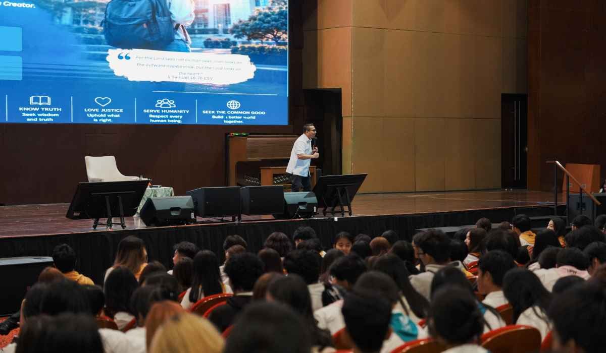Memimpin Dimulai dari Mengenal Diri: KEYSTONE 2026 Bekali Mahasiswa Baru UPH Menjadi Pemimpin Masa Depan yang Berdampak Memimpin Dimulai dari Mengenal Diri: KEYSTONE 2026 Bekali Mahasiswa Baru UPH Menjadi Pemimpin Masa Depan yang Berdampak
