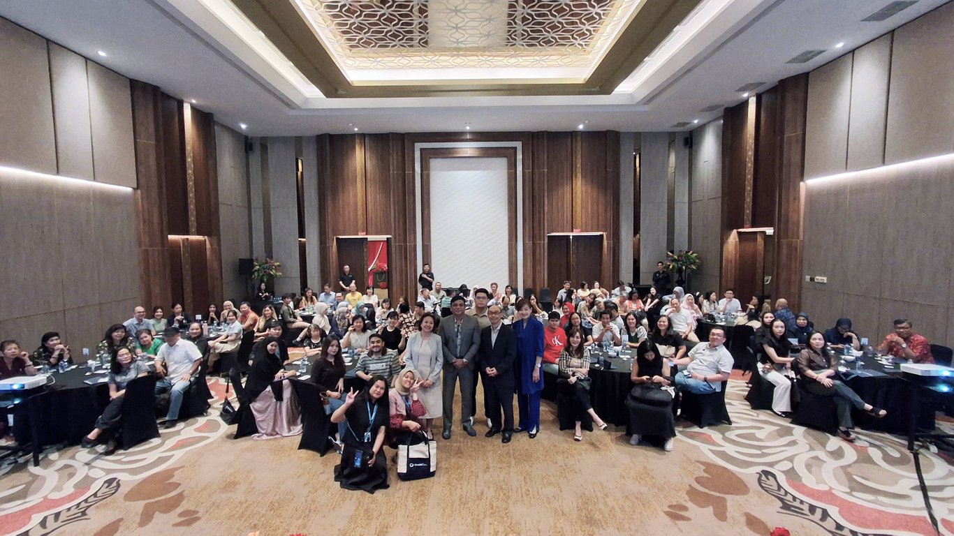 Deteksi Dini Jadi Sorotan Utama dalam Sesi Edukasi Kesehatan di Palembang, Hadirkan Dua Dokter Spesialis dari Singapura Deteksi Dini Jadi Sorotan Utama dalam Sesi Edukasi Kesehatan di Palembang, Hadirkan Dua Dokter Spesialis dari Singapura