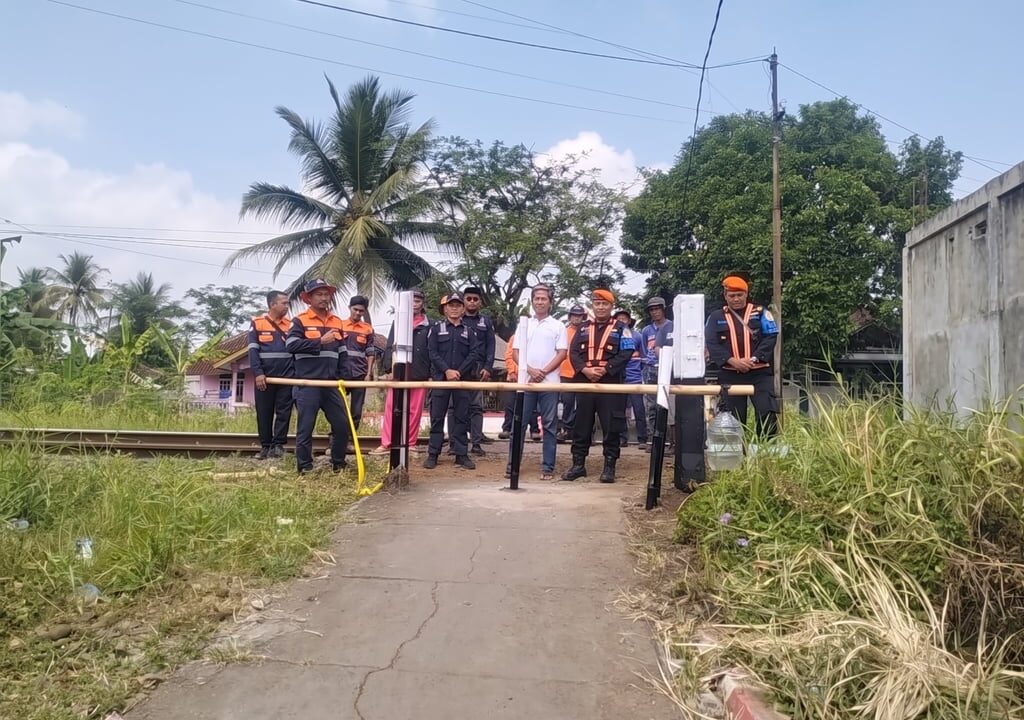 Keselamatan Jadi Prioritas, KAI Daop 2 Bandung Tutup Perlintasan Sebidang Rawan dan Bangun Palang Pintu di Sejumlah Lokasi