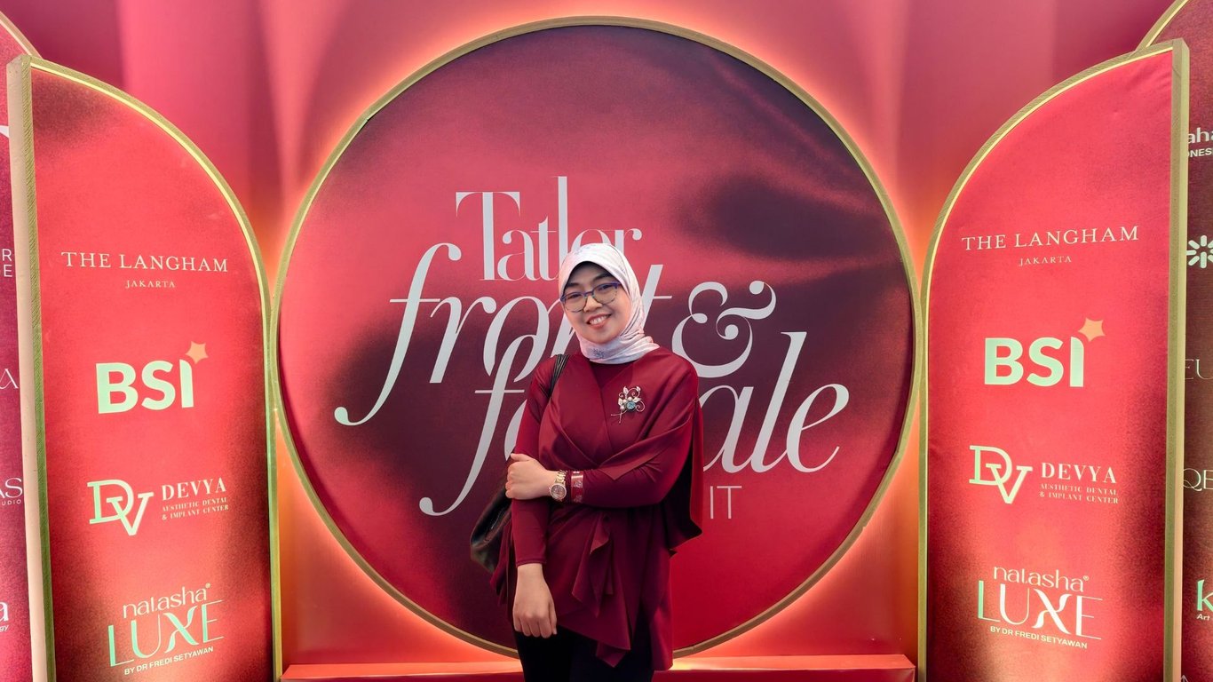 Refleksi Tatler Front & Female Summit 2026: Dwi Andi Rohmatika (Trainer & Founder Sanggabiz) Tegaskan Kemandirian Finansial adalah Kendali Penuh atas Sistem Bisnis Refleksi Tatler Front & Female Summit 2026: Dwi Andi Rohmatika (Trainer & Founder Sanggabiz) Tegaskan Kemandirian Finansial adalah Kendali Penuh atas Sistem Bisnis