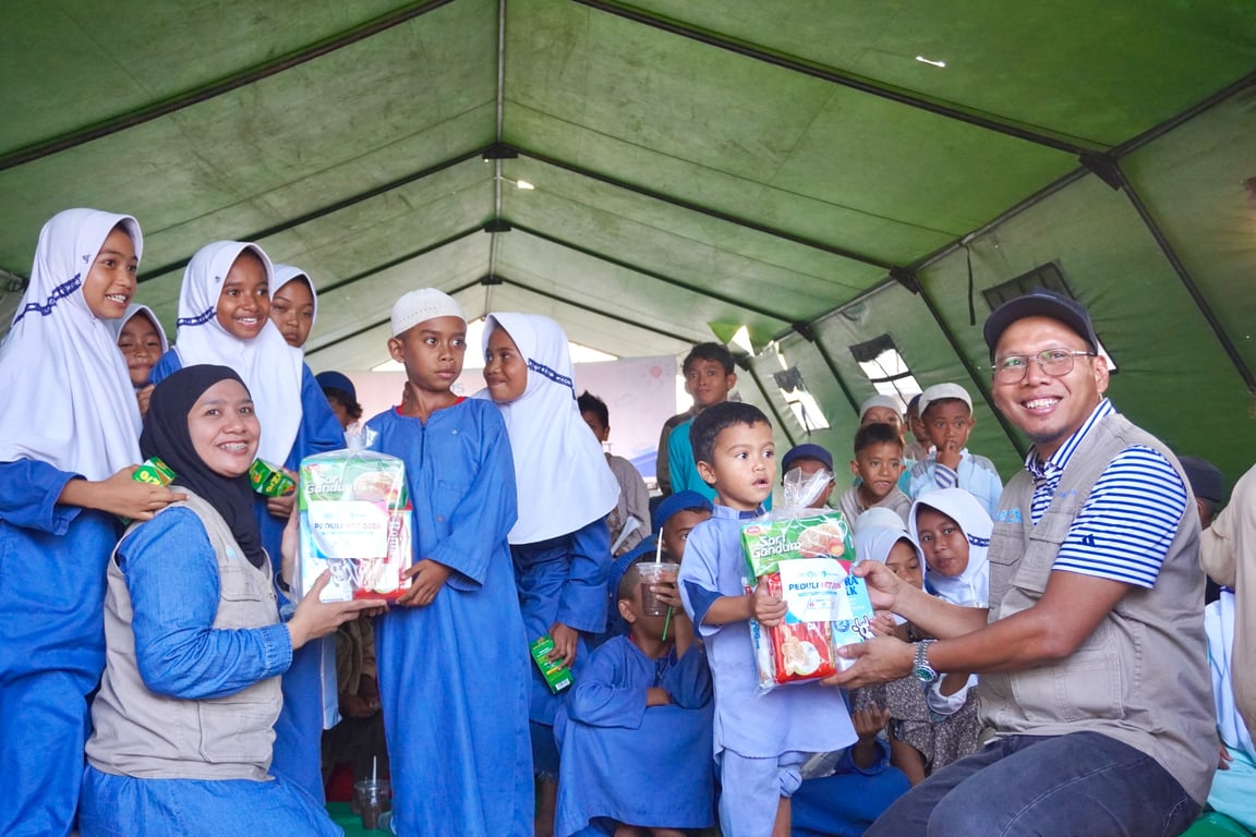 PT Etos Kreatif Indonesia dan Yayasan Rintisan Amal Bunda Turun Langsung ke NTT, Salurkan Makanan, Layanan Kesehatan hingga Dukungan Psikososial PT Etos Kreatif Indonesia dan Yayasan Rintisan Amal Bunda Turun Langsung ke NTT, Salurkan Makanan, Layanan Kesehatan hingga Dukungan Psikososial