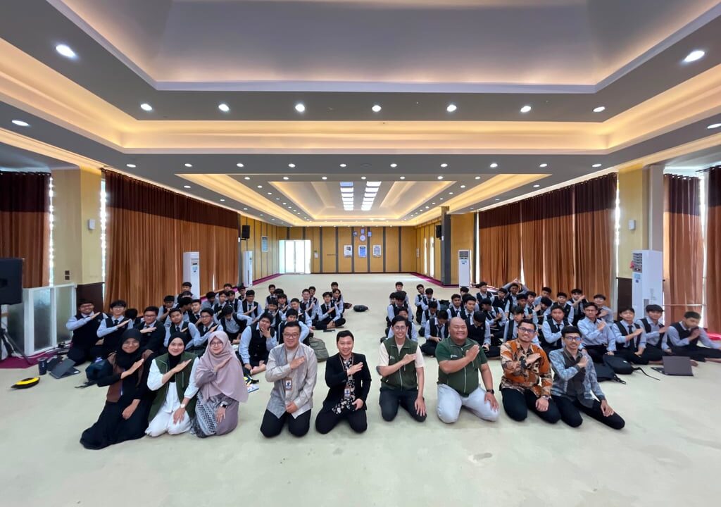 Telkom AI Center Malang Dukung Internal Thursina International Islamic Boarding School Eksplorasi Generative AI melalui AI for Everyone Batch 28