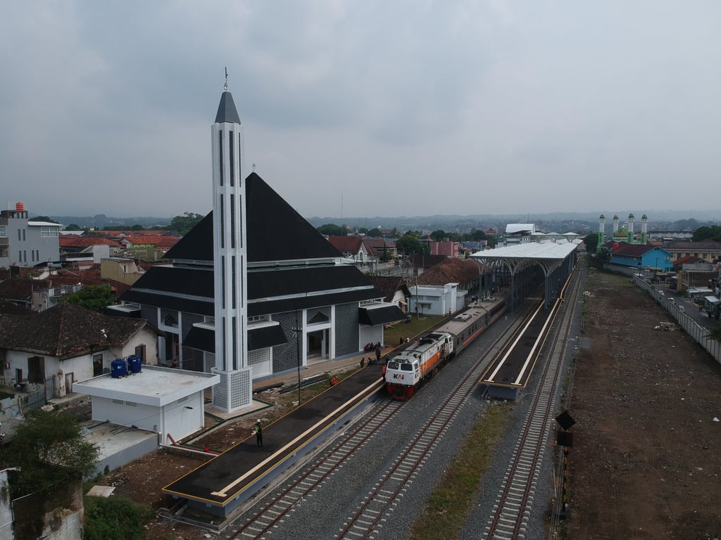 Tujuh Stasiun Daop 2 Bandung Jadi Simpul Mobilitas Yang Meningkatkan Pertumbuhan Ekonomi di Jabar Tujuh Stasiun Daop 2 Bandung Jadi Simpul Mobilitas Yang Meningkatkan Pertumbuhan Ekonomi di Jabar