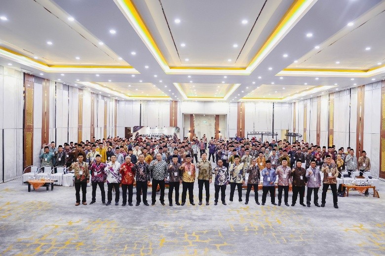 PTPN Group Beri Penghargaan Masa Pengabdian kepada 1.239 Nusantara Planters PTPN IV PalmCo di Riau
