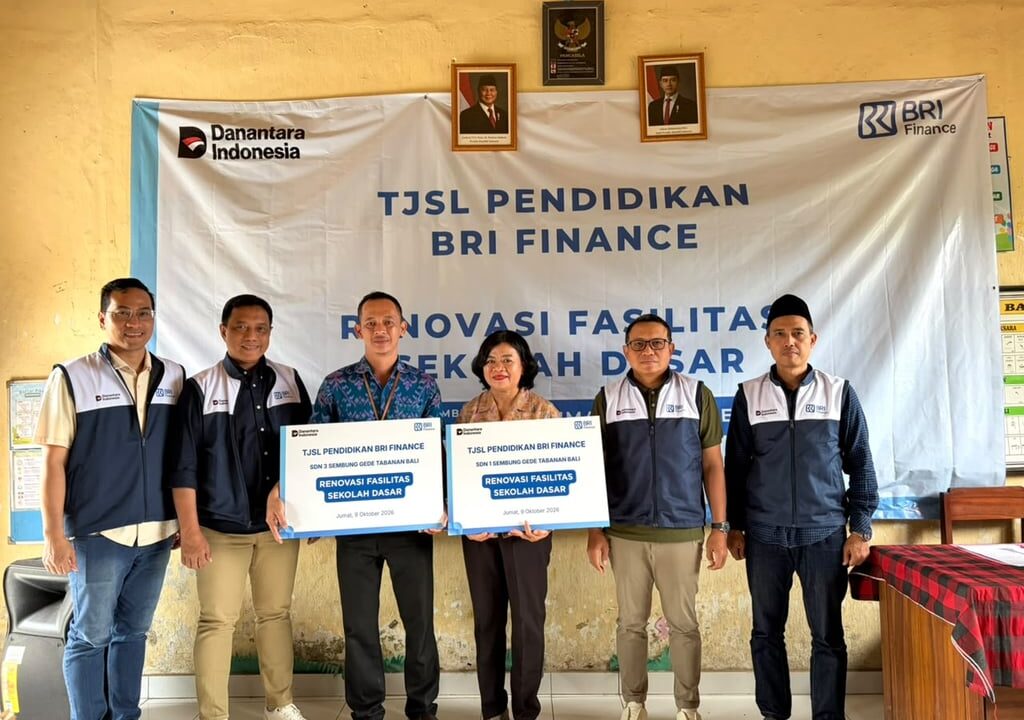 BRI Finance Dukung Peningkatan Kualitas Pendidikan melalui Program TJSL di Tabanan Bali