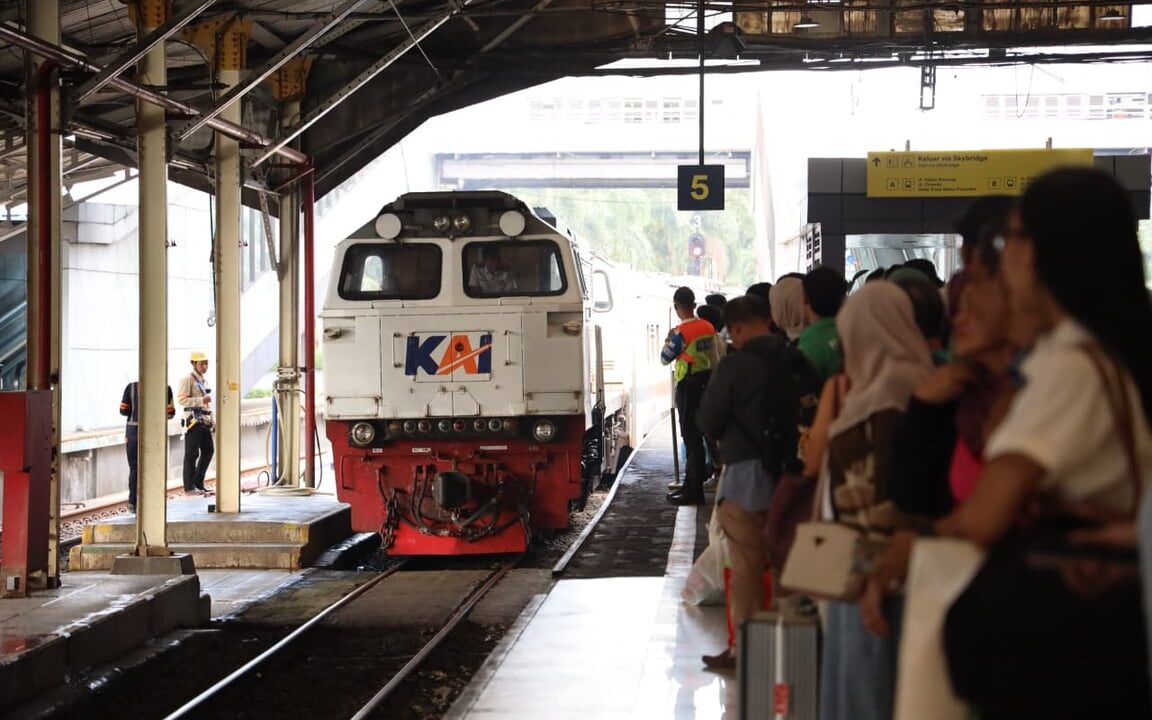 Triwulan III 2026, KAI Daop 2 Bandung Layani Lebih dari 1,37 Juta Pengguna Jasa KA Jarak Jauh, Tumbuh 10 Persen