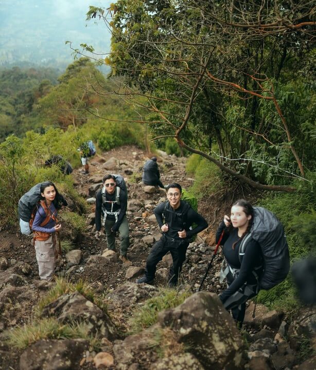 Rayo Oksa Kencana Luncurkan Skincare Outdoor Summit Glow pada 10.10