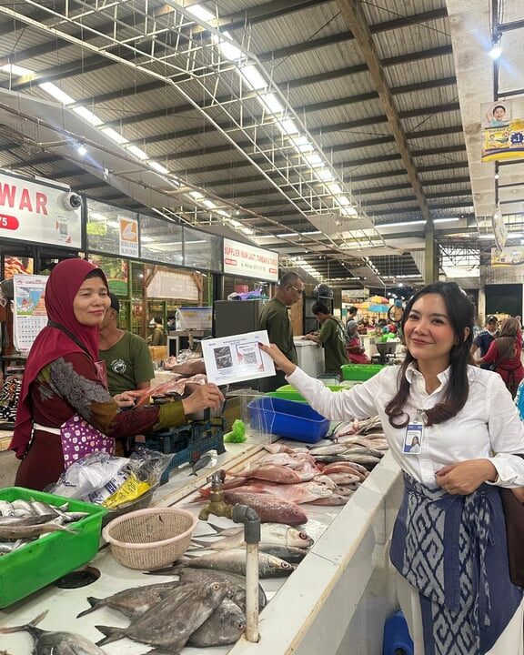 BRI BO Yogyakarta Cik Ditiro Dorong Digitalisasi UMKM Pasar Kranggan Melalui QRIS, Transaksi Belanja Makin Praktis