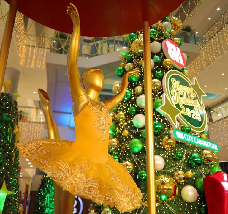 A Symphony of Sparkles and An Elf-Tastic World of Sparkles: SM Cabanatuan Malls Welcome the Magic of Christmas
