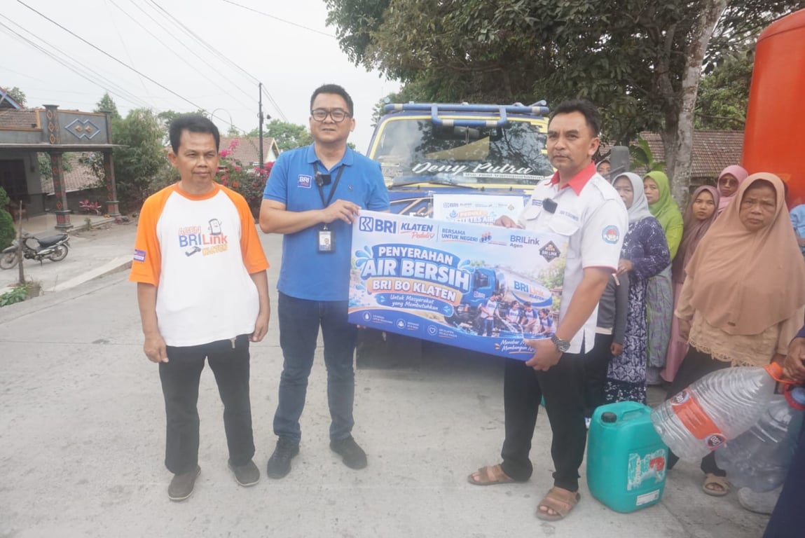 Bantu Warga Hadapi Kemarau Panjang, BRI Salurkan 18 Tangki Air Bersih