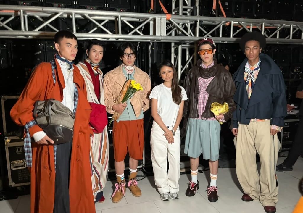 Mahasiswa Fashion Program BINUS UNIVERSITY Tampil di Jakarta Fashion Week 2027, Padukan Beskap Jawa dengan Gaya Barat